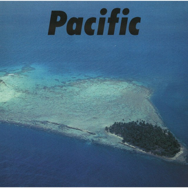 🎵 キスカ — Tatsuro Yamashita专辑：PACIFIC · 5:25《キスカ》听起来像一段慢慢铺开的海风，吉他和键盘都很松，Tatsuro Yamashita 把 city-pop 里那种轻盈的度假感收得很稳，不会甜腻