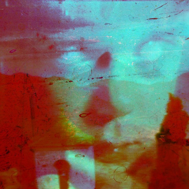 🎵 Prophecy At 1420 MHz — Boards of Canada专辑：Prophecy At 1420 MHz · 5:04Aphex Twin把破碎的节拍和酸性合成器揉成一团 bouncing 的低音线，Alberto Balsalm听着像给舞池装了弹簧地板