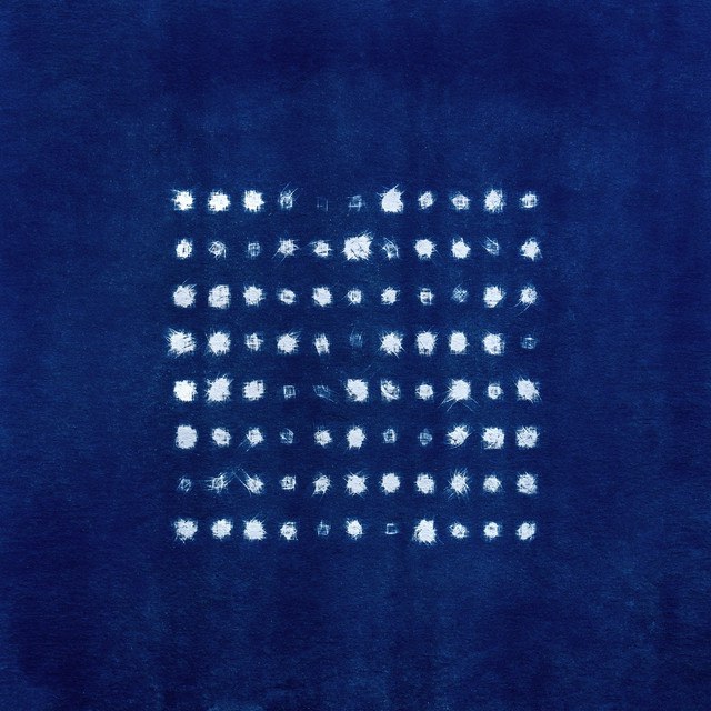 🎵 saman — Ólafur Arnalds专辑：re:member · 2:11Ólafur Arnalds把即兴变成一首两分钟的独白，钢琴像是随手落下的句子却句句走心，短到你还来不及走神就结束了
