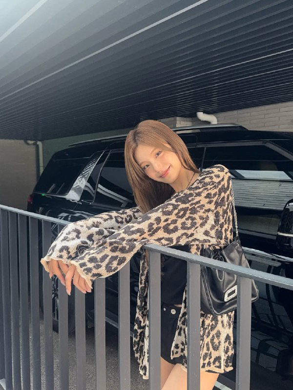📸 🔍 黄礼志 via @yejigallery ×3yezyizhere instagram update #YEJI原文 #黄礼志