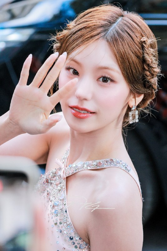 📸 @pjg920 ×4261001 RogerViver      @ITZYofficial #ITZY #있지 #YEJI #예지 #RogerViverSS27 #ViverEnFleur原文 #黄礼志