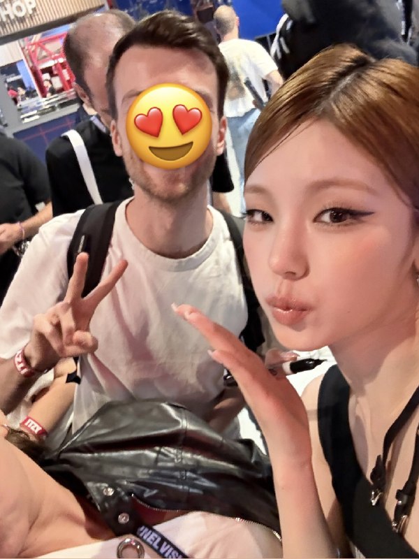 📸 @_Haoshoku ×2JE PEUX PAS Y CROIRE 🥹❤️ #YEJI #CHAERYEONG #ITZYinPARIS #ITZY_TUNNEL_VISION原文 #黄礼志