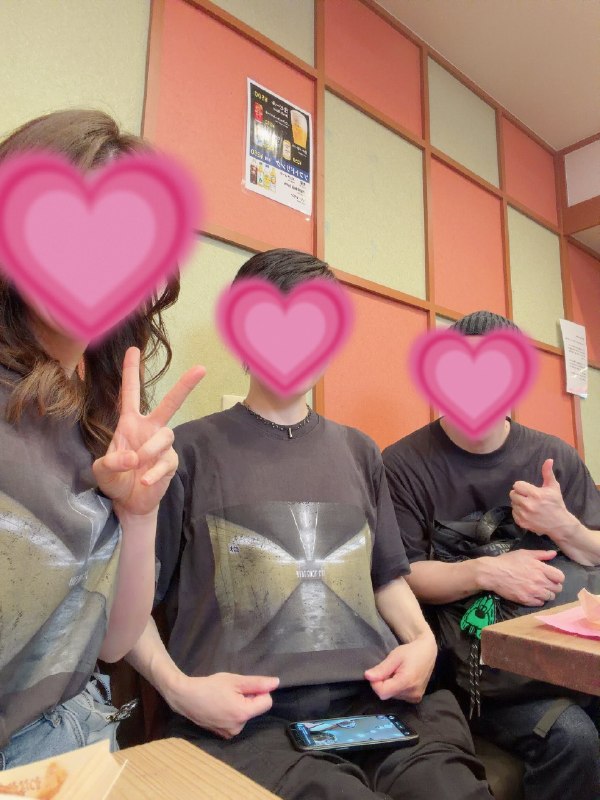 📸 @geofu_wynn大阪の帰りに素敵な出会いも✨️わなかでたまたまお隣になった魚民さん同じビンテージTで話しかけてくださってありがとうございます😊そしたらサカナクションも流れてきて大興奮🤣サカナクションが繋げてくれる縁を大切にしたいです😆💕 #サカナクション #山口一郎 #SAKANAQUARIUM20262027透明原文 #サカナクション