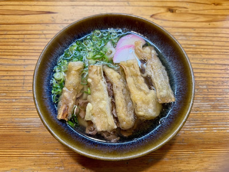 📸 @roger_ramen葉隠うどん 🔰肉ごぼううどん福岡のやわいうどん手打ち&平打ちで喉越し素晴らしい👍🏻出汁は旨味、塩味のバランス共に極上🤩完飲必至です🏆めちゃくちゃ美味しかった！ #魚民うどん部 #サカナクション原文 #サカナクション
