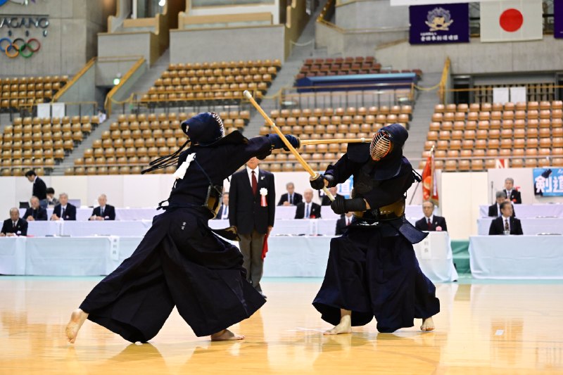 📸 @Kendo_Jidai ×4剣道時代12月号にて第72回全日本東西対抗剣道大会を詳報しています