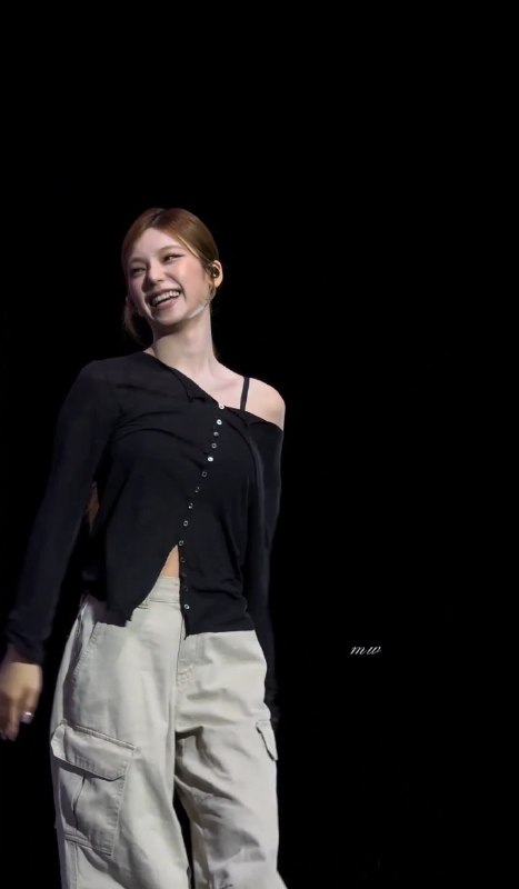 📸 @_imthemafia ×4her smile and laugh 🖤hope she's feeling better now 🖤 #YEJI #ITZY原文 #黄礼志