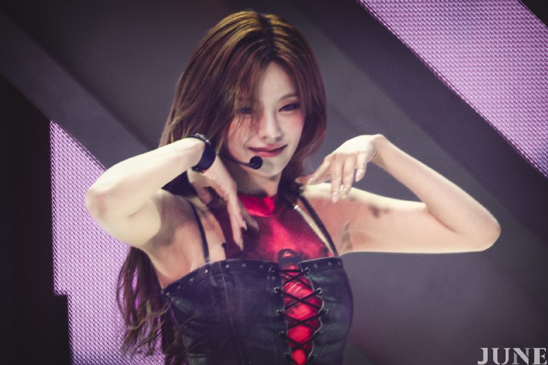📸 @kkT_june ×3260808 ITZY 5th fanmeeting day1 #ITZY #있지 #YEJI #예지原文 #黄礼志