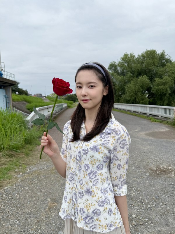 📸 @tx_premiere23 ×2⏰💥🔪━━━━━━━━━━ off-shot━━━━━━━━━━━🫦🫦🫦いつかの  さんwith一輪の薔薇🌹第9話 明日31日(月)夜11時6分放送📺 最新話TVerで見逃し配信中!