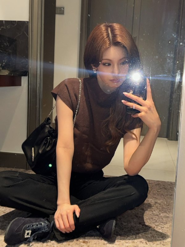📸 🔍 黄礼志 via @yejigallery ×3yezyizhere instagram update #YEJI原文 #黄礼志