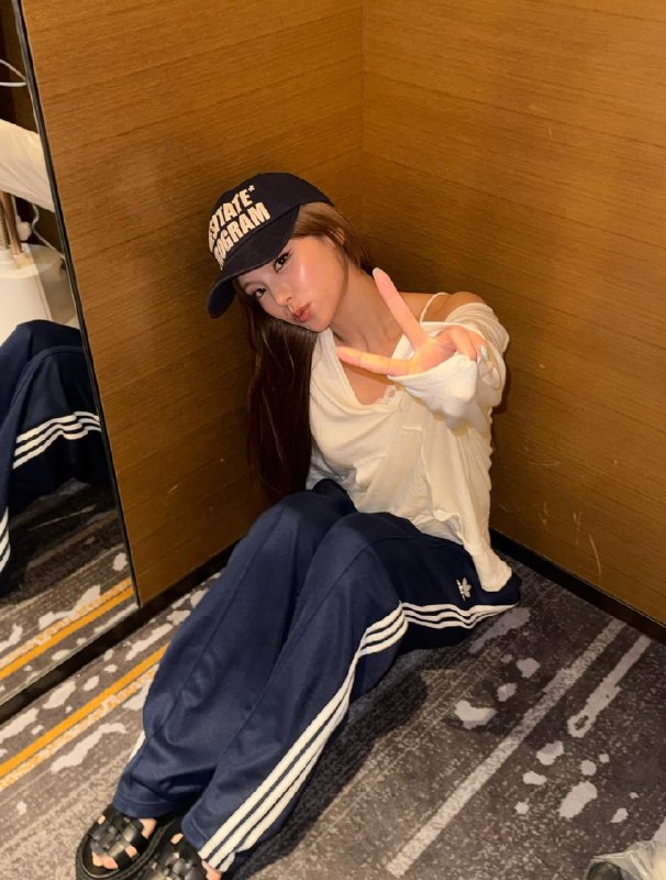 📸 @yejigallery ×3yezyizhere instagram update #YEJI原文 #黄礼志📸 @yejigallery ×3yezyizhere instagram update #YEJI原文 #黄礼志