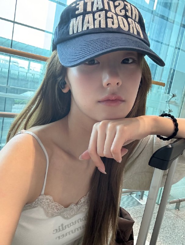 📸 🔍 黄礼志 via @yejigallery ×2yezyizhere instagram update #YEJI原文 #黄礼志