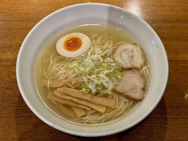 📸 @roger_ramen ×2らーめん志士 🔰志士塩らーめん汁飯用ご飯あっさり、シンプルなスープ硬めの麺は良い感じです汁飯用ご飯で雑炊風に😋汁飯用に出てきた柚子胡椒を途中スープに入れると良い感じ！ #魚民ラーメン部 #サカナクション原文 #サカナクション