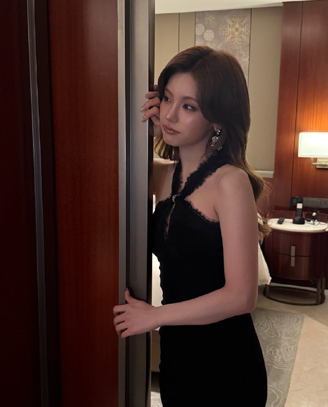 📸 🔍 黄礼志 via @yejigallery ×2yezyizhere instagram update #YEJI原文 #黄礼志