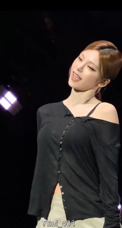 📸 @_imthemafia ×3she looks so fine 🐱🖤 #YEJI #ITZY原文 #黄礼志
