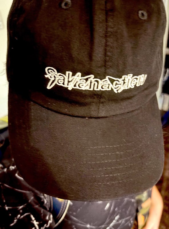 📸 @Seetaroo09 ×4昨日届いてたやほーう🙌♡やっと私も光れる🤩←🧢は元々息子用に買ったのでさっそく学校に被ってく小5稚魚🐟笑お友達のエケチェン👶は尊すぎて🍼あげたり抱っこしたりして癒されまくりマクリスティでした♡イケメンぬこ🐱もいるからかわいいの大渋滞おきてた...🤦‍♀️🫶 #サカナクション #蓄光原文 #サカナクション