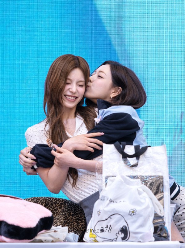 📸 @phz1213800 ×2itzy 260606伊兹 260606 #yeji #yuna #itzy #예지 #유나原文 #黄礼志📸 @phz1213800 ×2itzy 260606伊兹 260606 #yeji #yuna #itzy #예지 #유나原文 #黄礼志