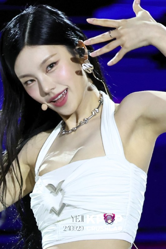 📸 @Kpopcrushlab ×2240929 Yeji at YEONGDONG DAERO K-POP CONCERT (2)240929 艺智 at YEONGDONG DAERO K-POP CONCERT (2) #YEJI #예지 #イェジ #ITZY #있지 #Kpop #Wallpaper #4K原文 #黄礼志