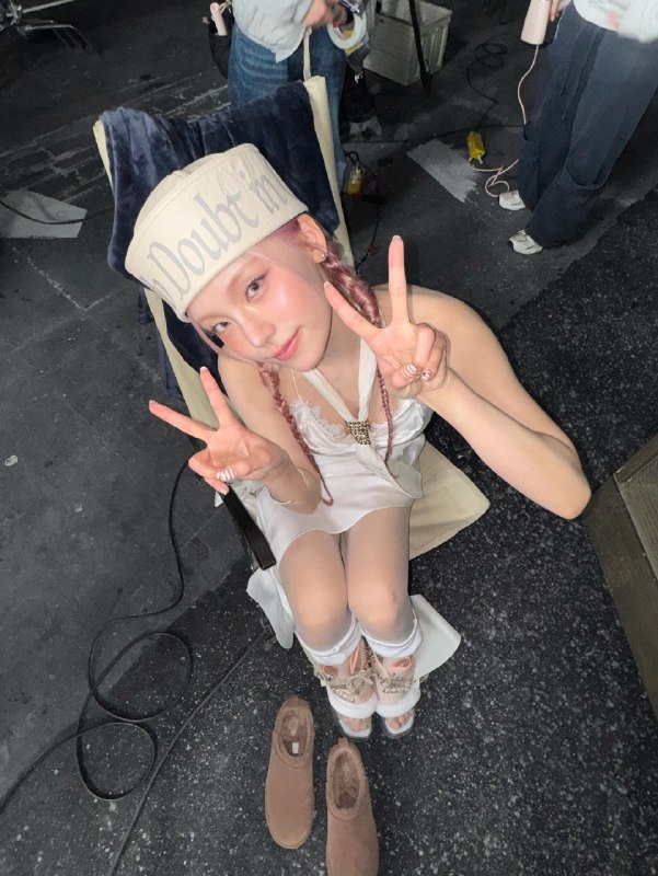 📸 @yejigallery #YEJI ×4yezyizhere instagram updateyezyizhere Instagram 更新 #YEJI原文 #黄礼志📸 @yejigallery #YEJI ×4yezyizhere instagram updateyezyizhere Instagram 更新 #YEJI原文 #黄礼志