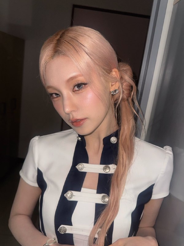 📸 黄礼志 (X) ×2[260524] 9:23PM KST[260524] 晚上 9:23（韩国标准时间）原文 #黄礼志