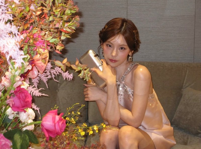 📸 🔍 黄礼志 via @yejigallery ×4yezyizhere instagram update🎵 sueyalike - Calm but ready #YEJI原文 #黄礼志