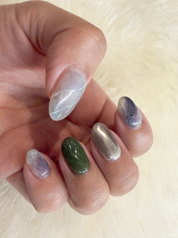 📸 @___ririmaru___わたしの透明ネイル✩💅🏻🫧アー写とカーキTのイメージで我ながらがんばったと思う！！！ #SAKANAQUARIUM20262027透明 #サカナクション #魚民ネイル部原文 #サカナクション