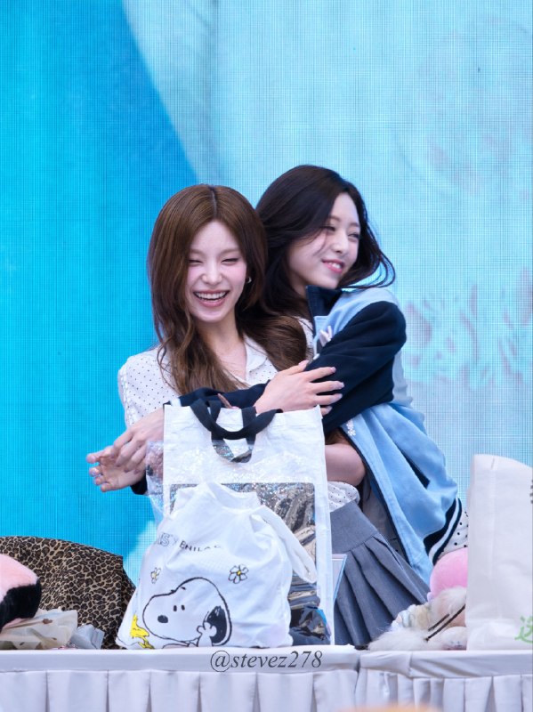 📸 @phz1213800 ×2itzy 260606伊兹 260606 #yeji #yuna #itzy #예지 #유나原文 #黄礼志📸 @phz1213800 ×2itzy 260606伊兹 260606 #yeji #yuna #itzy #예지 #유나原文 #黄礼志