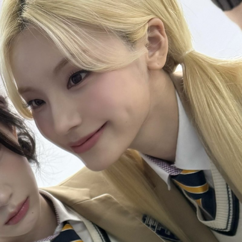 📸 @OOkgood40552 ×2Which school are you actually a student at? #yeji原文 #黄礼志📸 @OOkgood40552 ×2Which school are you actually a student at? #yeji原文 #黄礼志