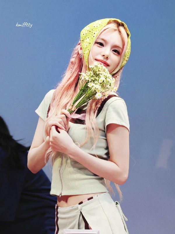 📸 @kmifftty ×2💐 #YEJI #ITZY #예지原文 #黄礼志📸 @kmifftty ×2💐 #YEJI #ITZY #예지原文 #黄礼志