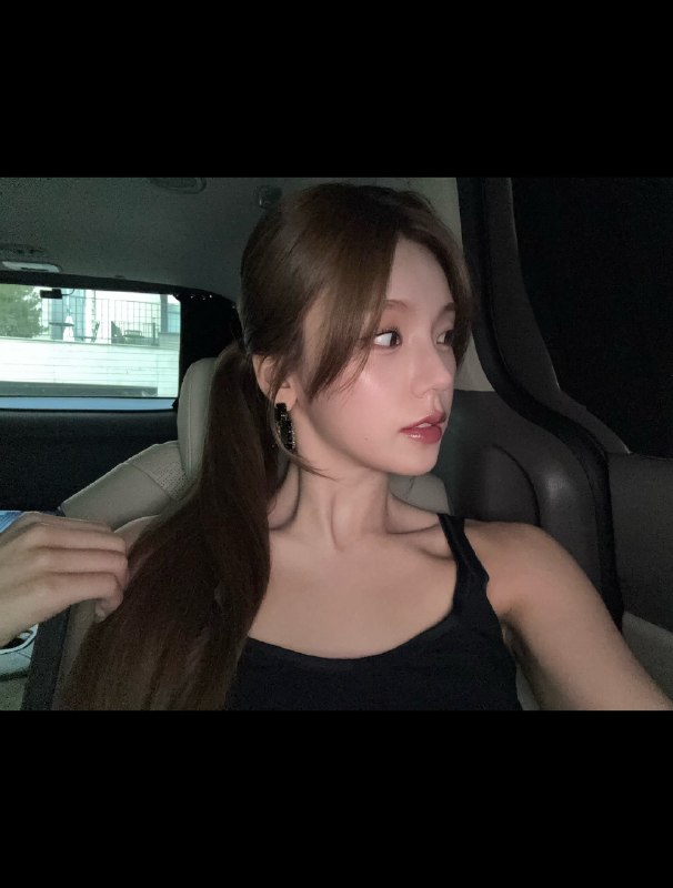 📸 @yejigallery ×2yezyizhere instagram update #YEJI原文 #黄礼志