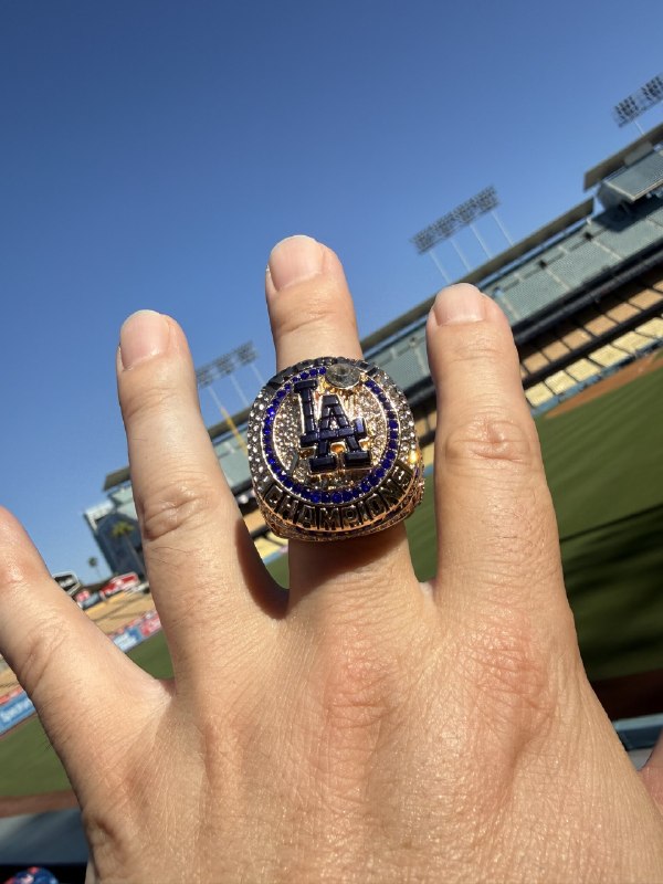 📸 @dodger_ticketこちらが今日配布のリング💍由伸くんをゲット😊❗️💙 #大谷翔平 #山本由伸 #佐々木朗希 #ドジャース #ドジャーススタジアム #ドジャスタ #dodgers #dodgerstadium #ShoheiOhtani原文 #MLB日本選手