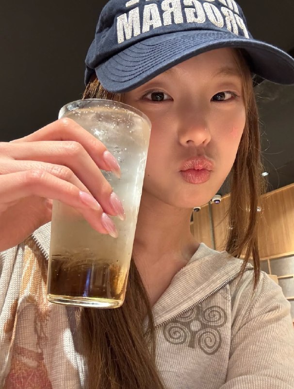 📸 🔍 黄礼志 via @yejigallery ×3yezyizhere instagram update #YEJI原文 #黄礼志