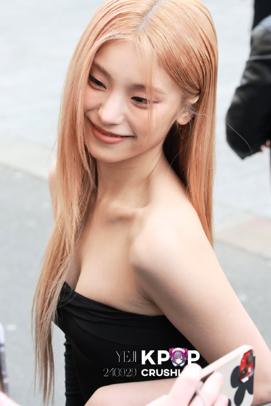 📸 @Kpopcrushlab ×3240228 Yeji at PARIS FASHION WEEKError 500 (Server Error)!!1500.That’s an error.There was an error. Please try again later.That’s all we know. #YEJI #예지 #イェジ #ITZY #있지 #Kpop #Wallpaper #4K原文 #黄礼志