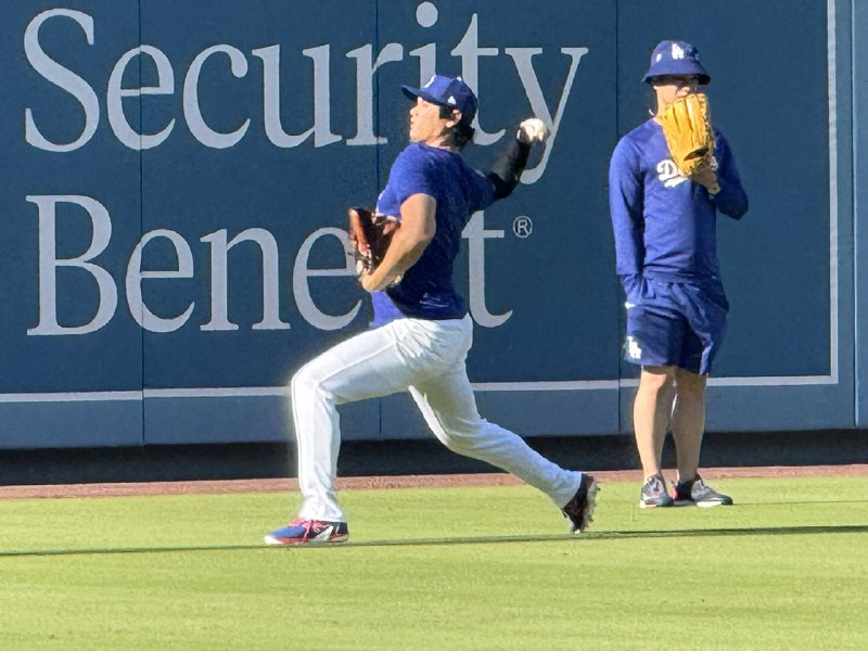 📸 @sponichi_yanagi ×28月10日（日本時間11日）  @Dodgers   選手が  @Royals   戦前に2日ぶりにキャッチボールを行ったとのことです