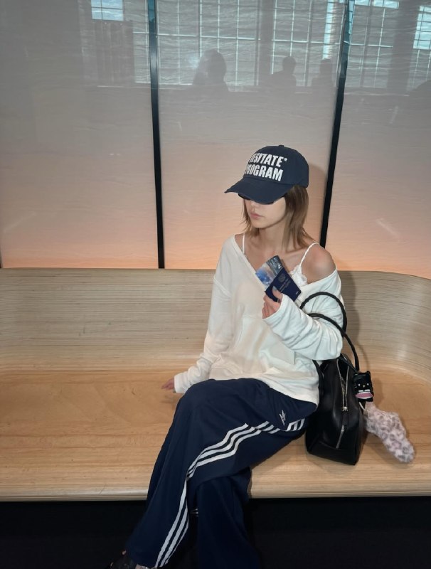 📸 @yejigallery ×3yezyizhere instagram update #YEJI原文 #黄礼志📸 @yejigallery ×3yezyizhere instagram update #YEJI原文 #黄礼志