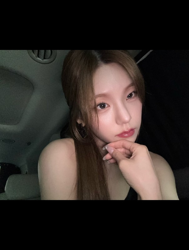 📸 @yejigallery ×2yezyizhere instagram update #YEJI原文 #黄礼志