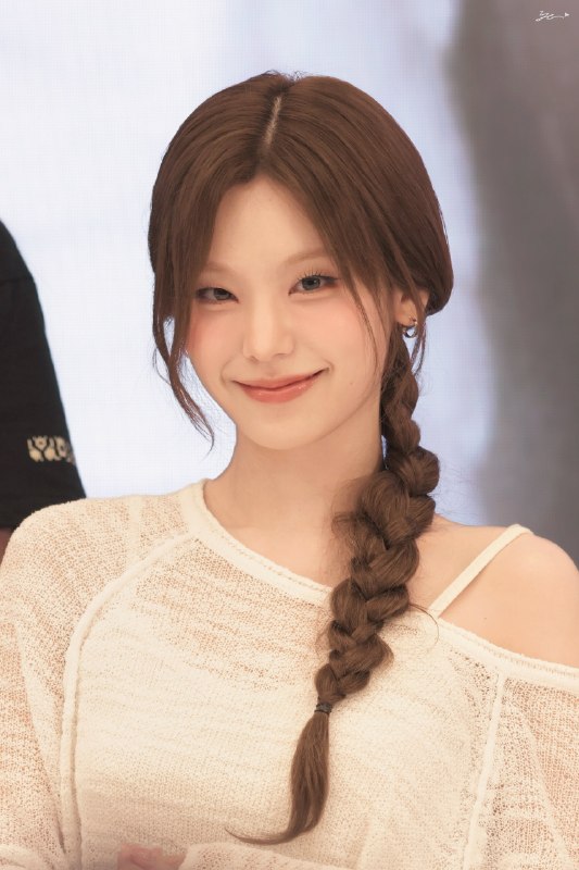 📸 @YEni_404 ×2260607☺️🫳 #ITZY #YEJI #예지 #있지原文 #黄礼志📸 @YEni_404 ×2260607☺️🫳 #ITZY #YEJI #예지 #있지原文 #黄礼志