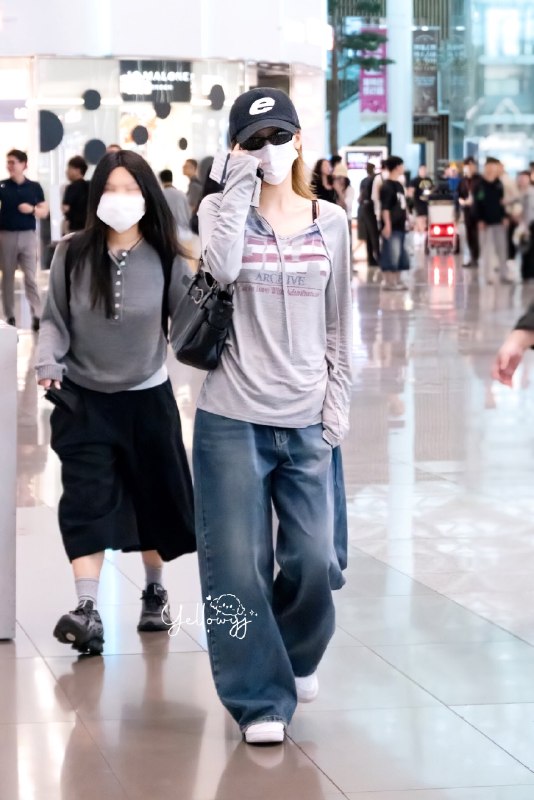 📸 @Yellow_yj0526260725 ICN 출국멋있다~😎    @ITZYofficial #ITZY #있지 #YEJI #예지 #イェジ原文 #黄礼志