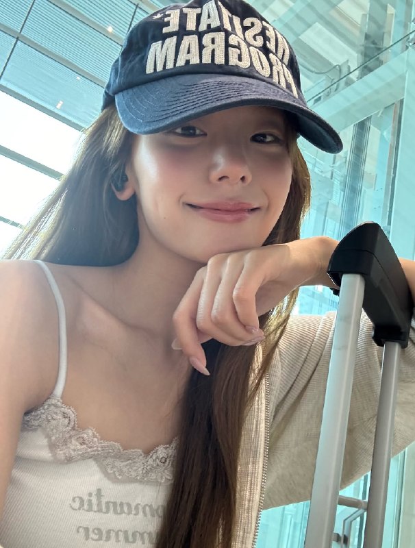 📸 🔍 黄礼志 via @yejigallery ×2yezyizhere instagram update #YEJI原文 #黄礼志
