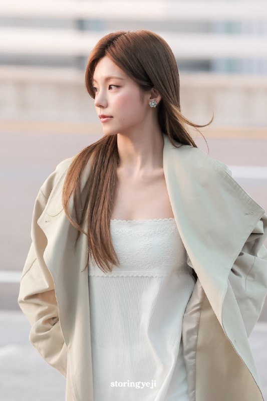 📸 @storingyeji ×3260923 출국   🤎 #예지 #YEJI原文 #黄礼志