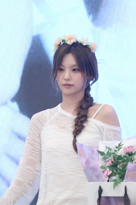 📸 @hwyjloops ×4@ITZYofficial    (3/5) #YEJI #예지 #イェジ原文 #黄礼志📸 @hwyjloops ×4@ITZYofficial    (3/5) #YEJI #예지 #イェジ原文 #黄礼志
