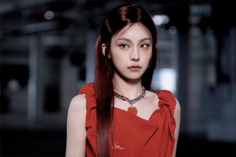 📸 @storingyeji ×4[SCAN] YEJI <AIR> BEHIND PHOTOS (4)[扫描] YEJI <AIR> 照片后面 (4) #예지 #YEJI原文 #黄礼志