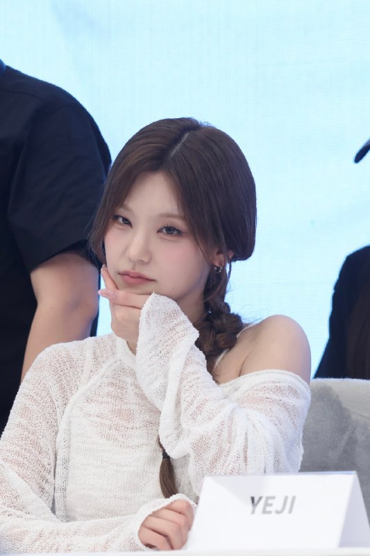 📸 @hwyjloops ×4[260607] Hangzhou Day 2 (1/5)   @ITZYofficial #YEJI #예지 #옞덩봤덩原文 #黄礼志📸 @hwyjloops ×4[260607] Hangzhou Day 2 (1/5)   @ITZYofficial #YEJI #예지 #옞덩봤덩原文 #黄礼志
