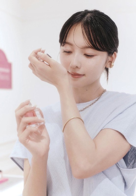 📸 @___ririmaru___ ×2女子力に課金🫧🎀*｡ #DIOR #ミスディオールオードゥパルファン #加藤小夏原文 #加藤小夏