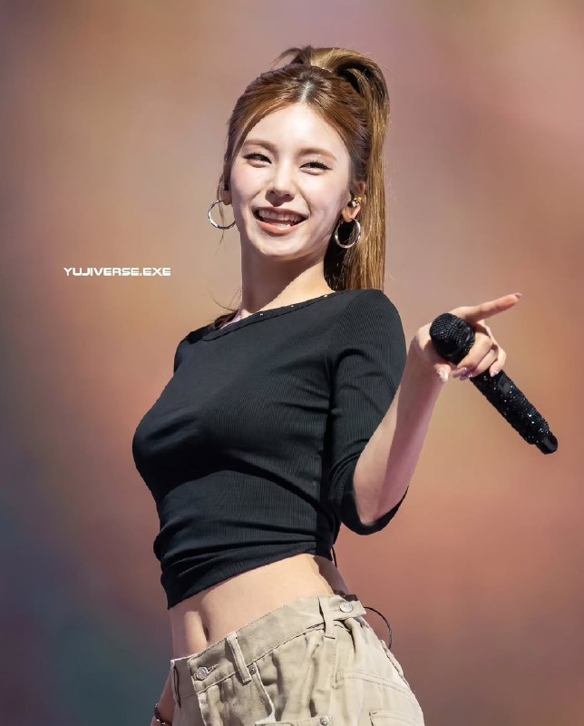 📸 @_imthemafia ×2body is so tea 🖤 #YEJI #ITZY原文 #黄礼志