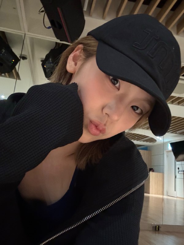📸 🔍 黄礼志 via @yejigallery ×4🖤💭原文 #黄礼志