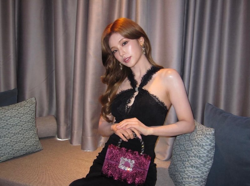 📸 🔍 黄礼志 via @yejigallery ×2yezyizhere instagram update #YEJI原文 #黄礼志