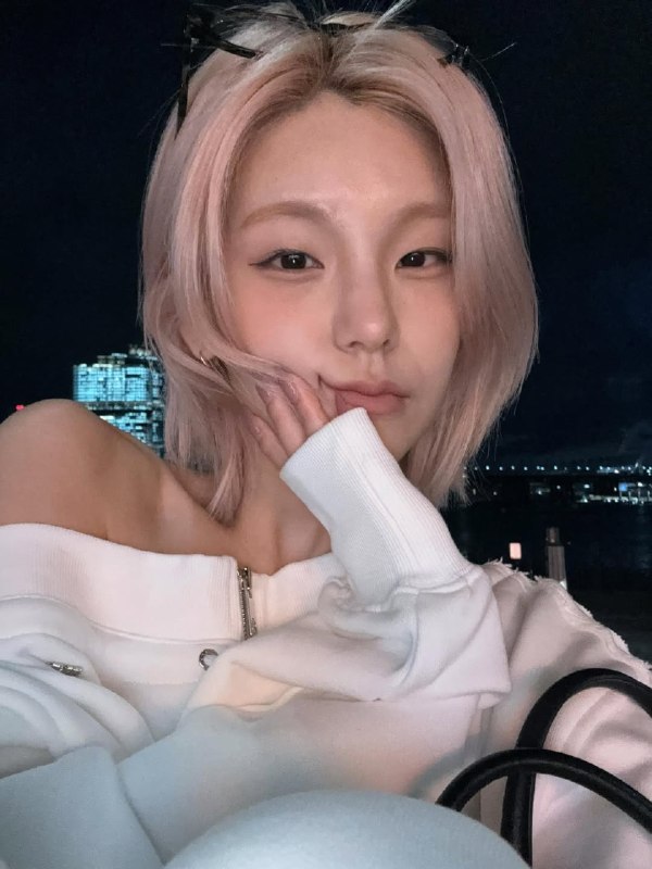 📸 🔍 黄礼志 via @yejigallery#YEJI yezyizhere instagram update原文 #黄礼志
