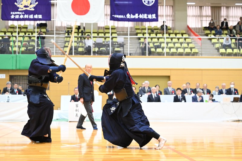 📸 @Kendo_Jidai ×3剣道時代７月号にて第24回全日本選抜剣道八段優勝大会を、吉成正大氏の解説で詳報しています
