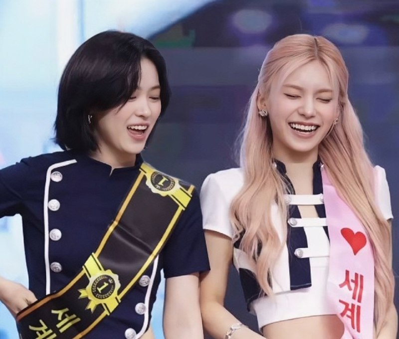 📸 @Chaerji_midRYEJI <3 #ITZY #YEJI #RYUJIN #RYEJI #sceneritzy原文 #黄礼志