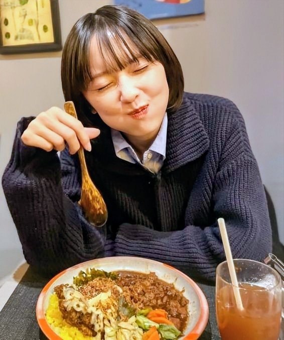 📸 @belleequipe1031 ×3572と831小夏さんは野菜好き？それとも苦手？鍋に野菜と香辛料🌶️入れて煮込めば、ほぼいけるよ(たぶんw) 野菜ジュースのCMきてほしいな😂 #野菜の日 #加藤小夏原文 #加藤小夏